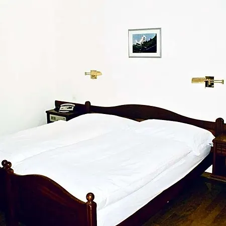 Hotel Du Pont 3*