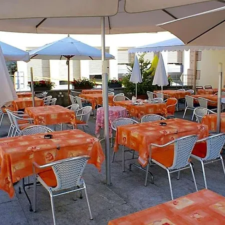 Hotel Du Pont 3*